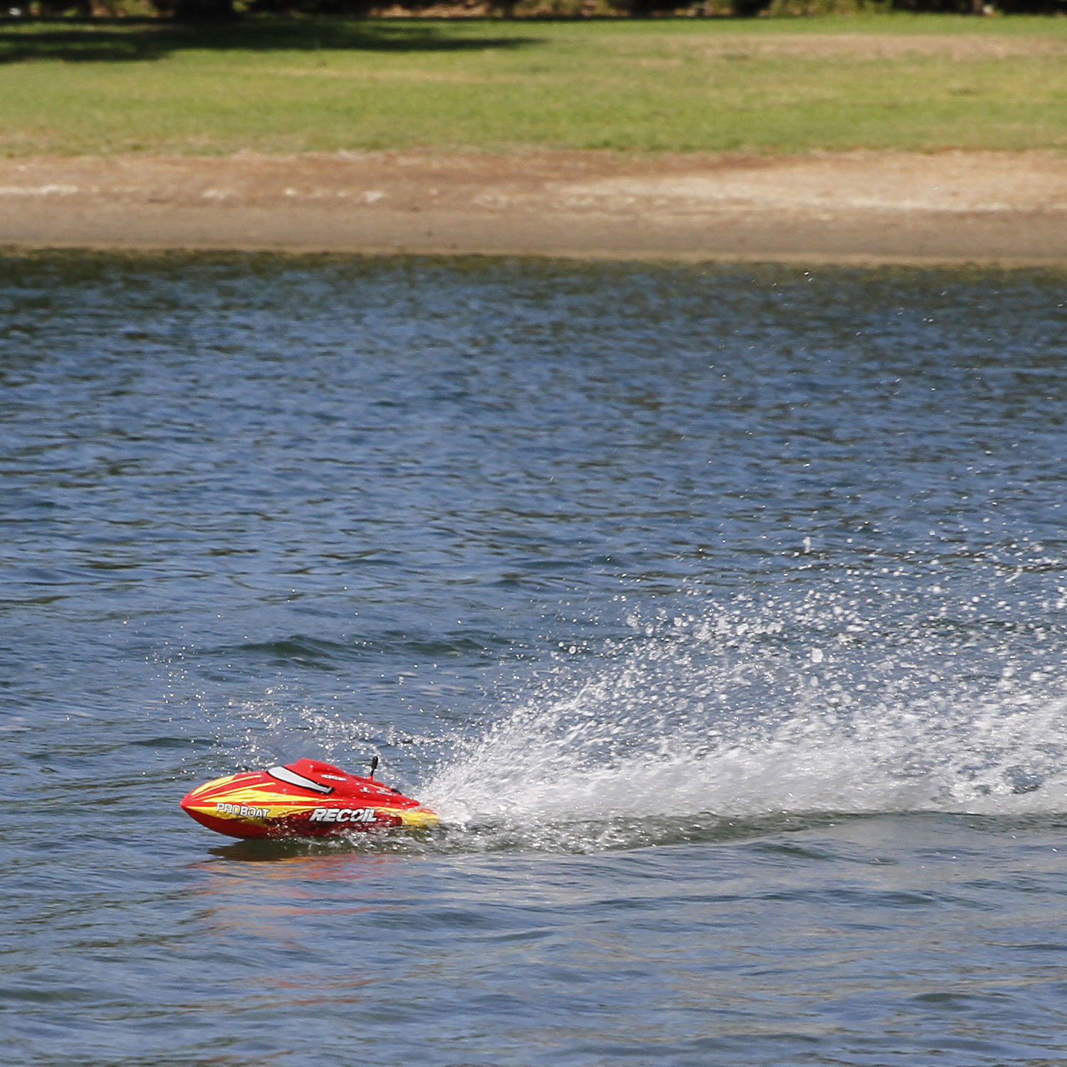 Pro Boat Recoil 17 Brushless Self Righting Deep V RTR Horizon Hobby