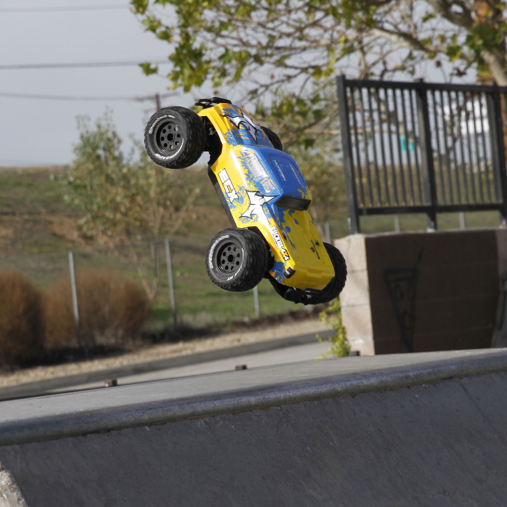 ecx ruckus 4x4 brushless