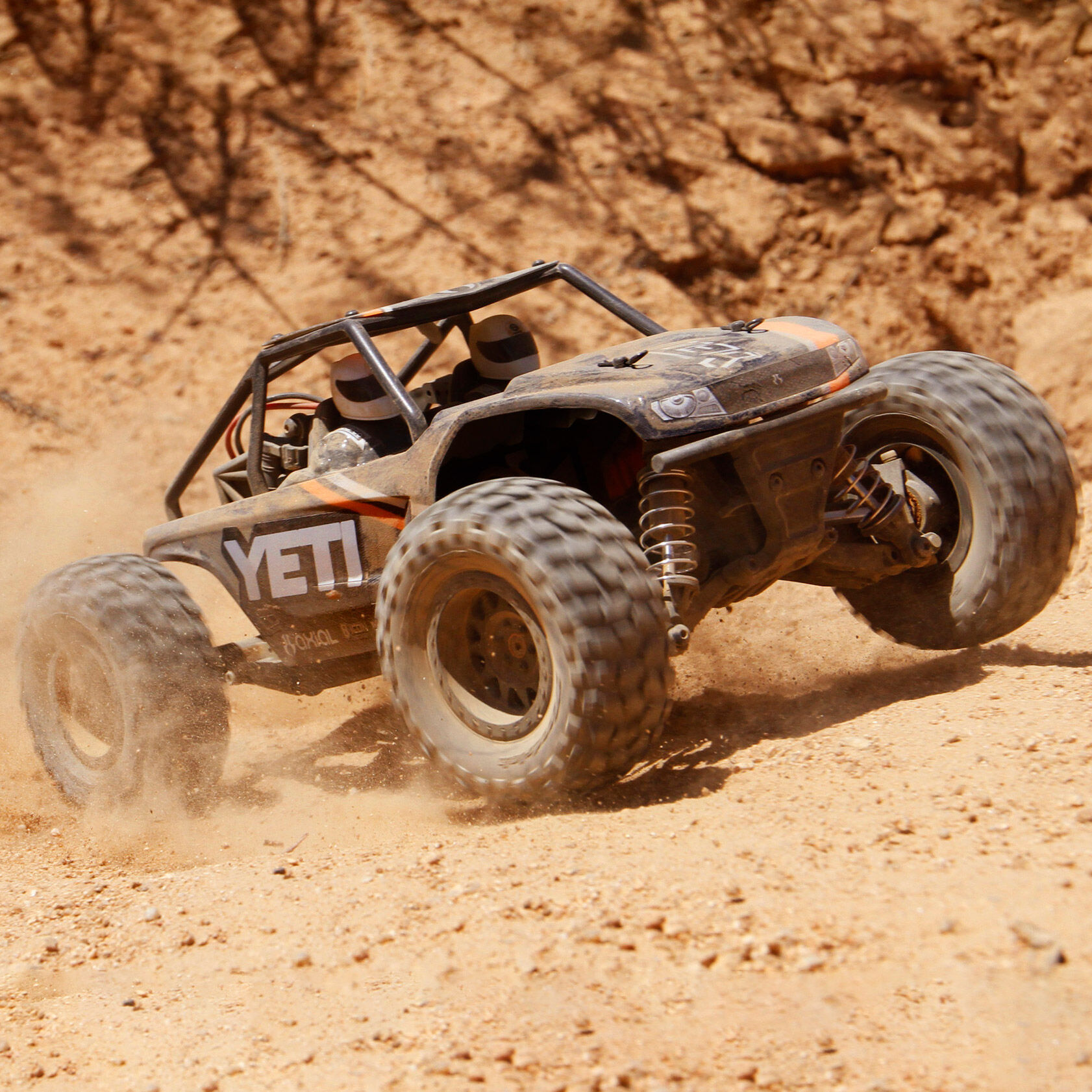 1/18 Yeti Jr. Can-Am Maverick 4WD Brushed RTR | Axial Adventure