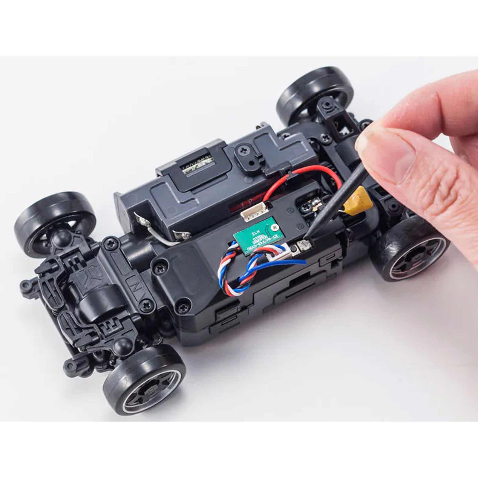 Kyosho Mini-Z AWD Nissan Skyline 2000GT-R KPGC10 - Version Tuning, Blanche, Neuve Boîte 32636W