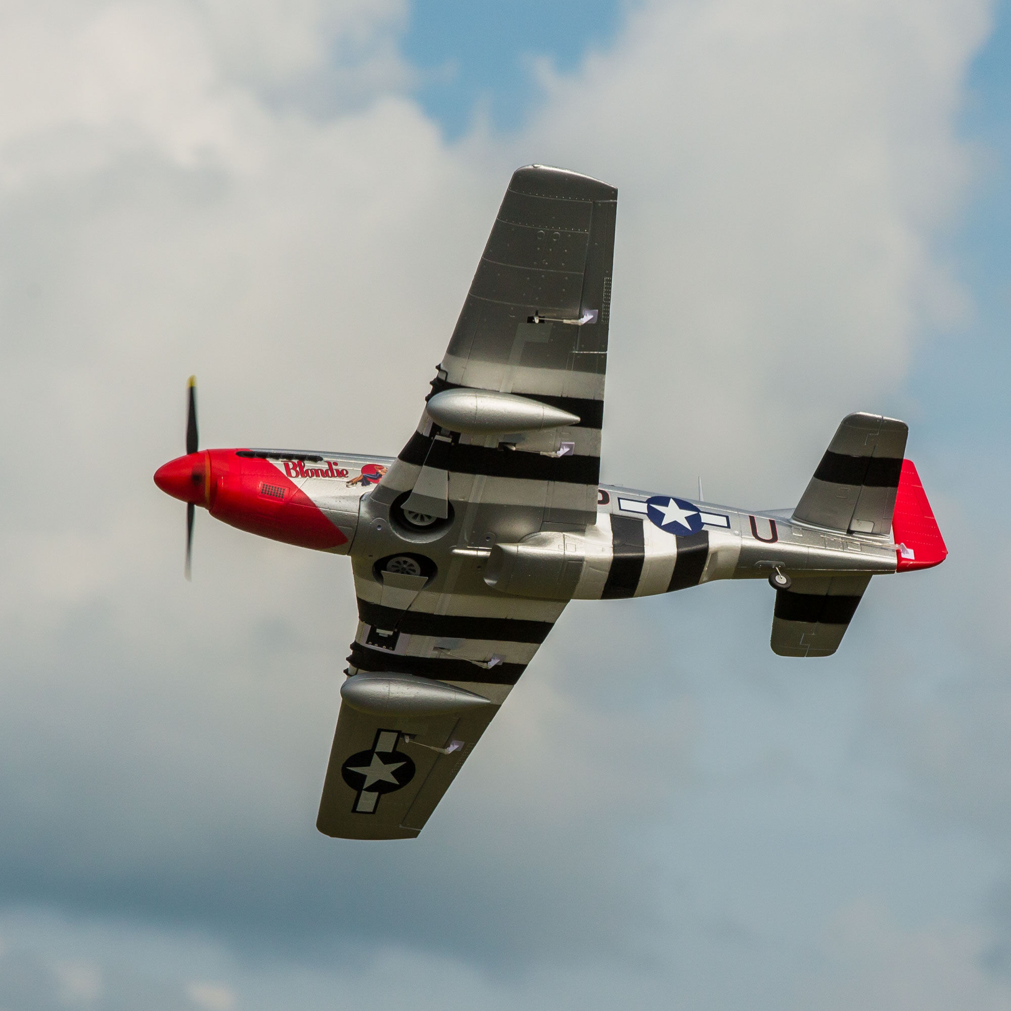 E-flite P-51D Mustang 1.2m BNF Basic 