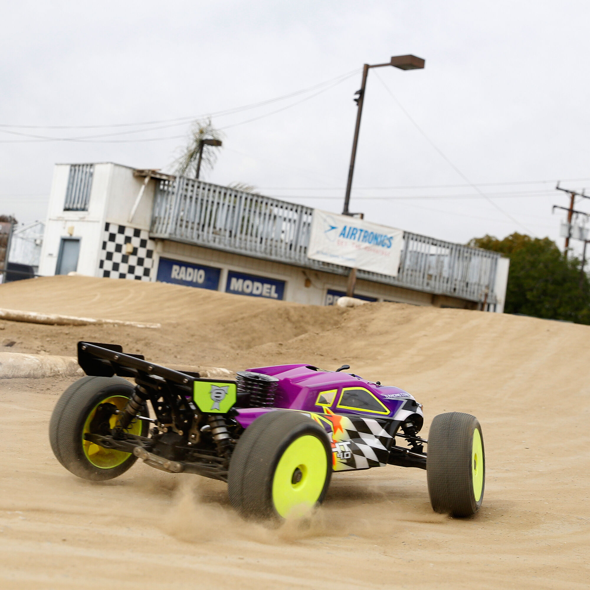 Integy CNC Stoßdämpfer-Turm Für Losi 1/8 8ight-T Truggy - Aluminium Upgrade