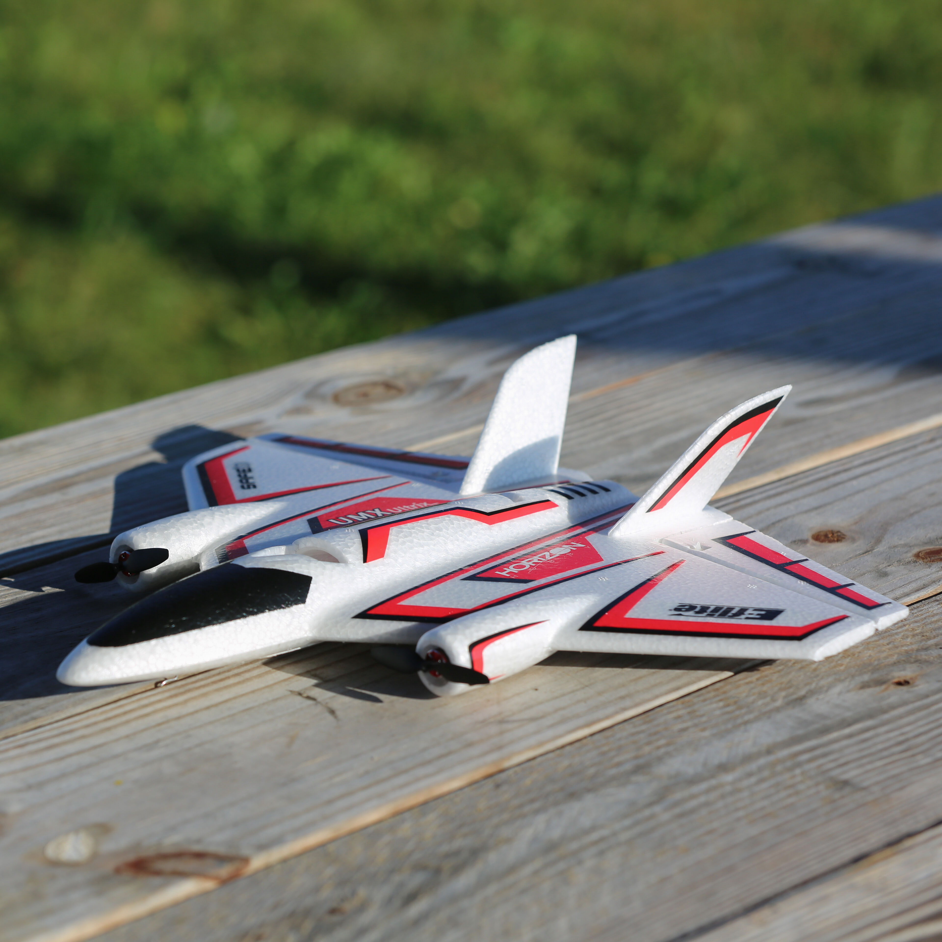 [���ܼ�] EFLU6450 [E-FLITE] 342mm UMX Ultrix BNF Basic (Ʈ�� ����, LED, ���̷�, ���ű� ����)