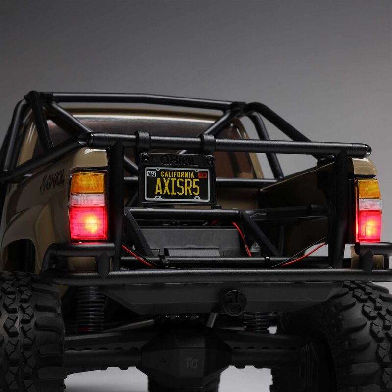 [�˾���ũ] AXI-2062T1 [Axial] 1/10 SCX10 III 1987 Toyota SR5 4X4 RTR Brushed Rock Crawler, Tan 31