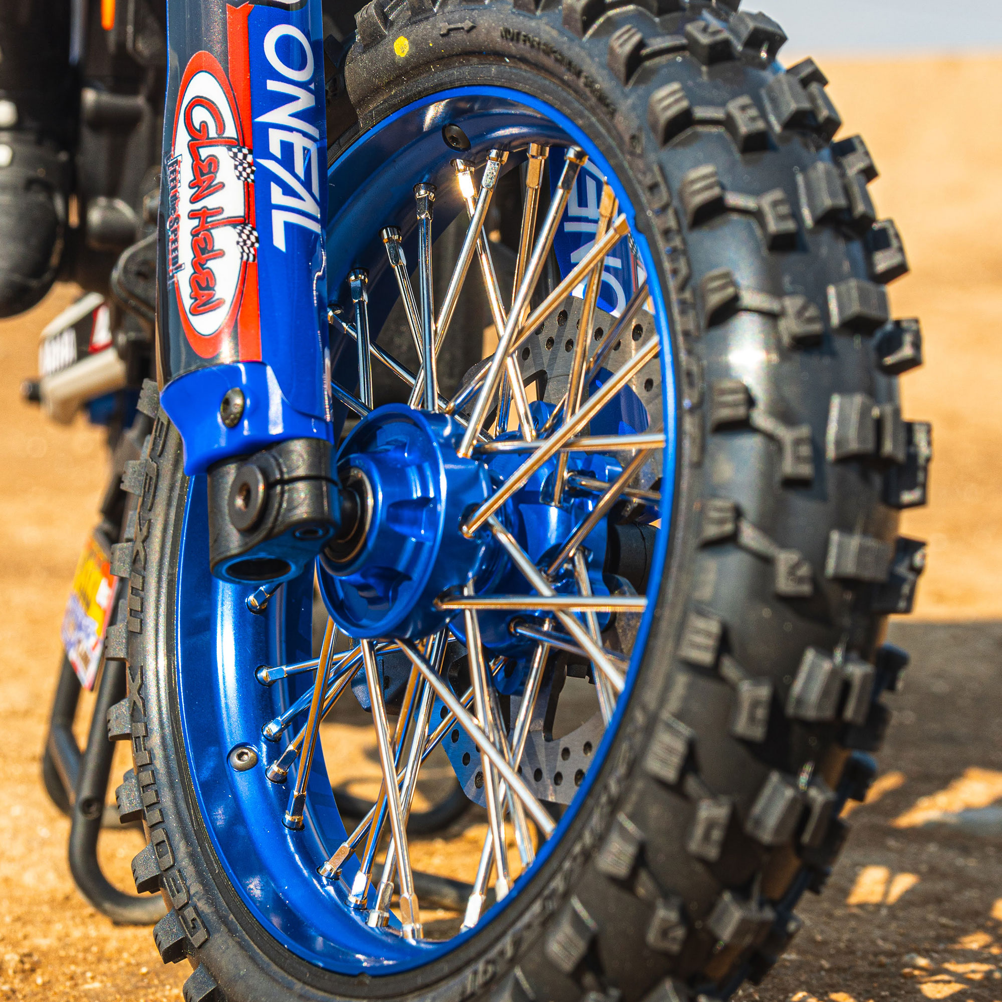 Pro-Line Racing 1/4 Pro-Spec Aluminum V2 Bead Front Wheel Assembled Blue
