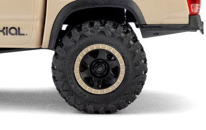 OFFICIALLY LICENSED WHEELS & TIRES (AXI-3289T2)