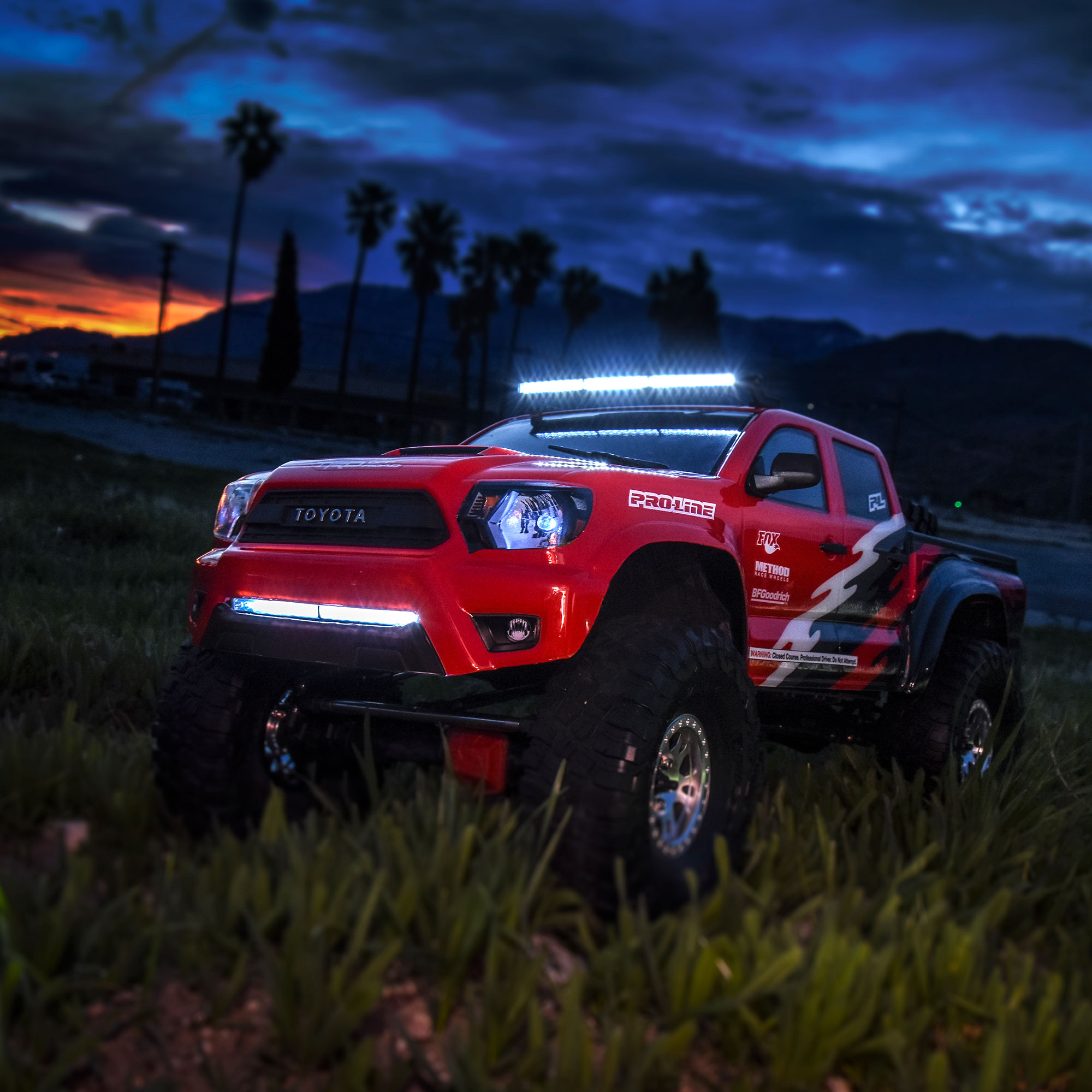 1/10 2015 Toyota Tacoma TRD Pro Clear Body 12.3" (313mm) Wheelbase: Crawlers